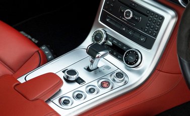 Mercedes-Benz SLS AMG 19