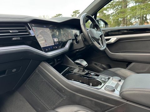 Volkswagen Touareg 3.0 TSI V6 Black Edition Tiptronic 4Motion Euro 6 (s/s) 5dr 19