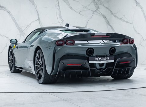 Ferrari SF90 Stradale ASSETTO FIORANO 12