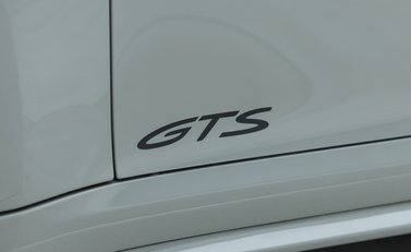 Porsche 911 Targa 4 GTS (992) 37