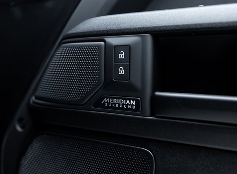 Land Rover Defender OCTA EDITION ONE 15