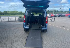 Citroen Berlingo Multispace 1.6 BlueHDi Feel Multispace MPV Wheel Chair Ramp 32