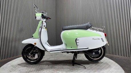 Royal Alloy GT 2020 ONLY 1K 1 OWNER SCOOTER LONG MOT MODERN RETRO 125CC 8