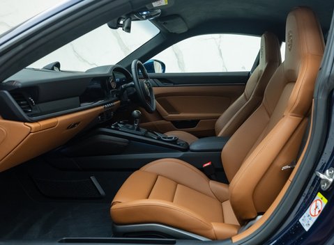 Porsche 911 GT3 TOURING (992) 16