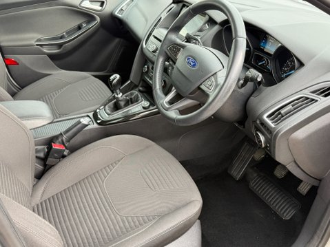 Ford Focus TITANIUM WITH NAV 10