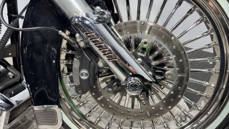 Harley-Davidson Touring 1690 FLHRC ROADKING CLASSIC 2012 TO MANY EXTRAS 21' WHEEL 15