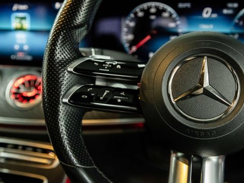 Mercedes-Benz E Class 2.0 E300de 13.5kWh AMG Line Saloon 4dr Diesel Plug-in Hybrid G-Tronic+ Euro 40