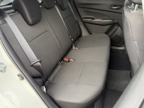 Suzuki Swift 1.2 Dualjet 83 12V Hybrid SZ5 5dr Auto 37