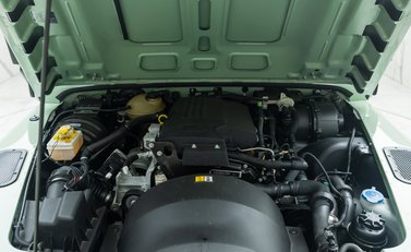 Land Rover Defender 110 HERITAGE 40