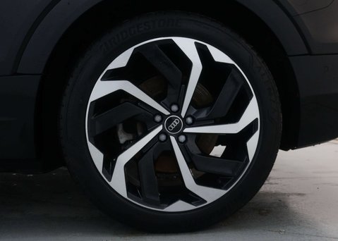 Audi E-Tron e-tron Black Edition 55 Quattro 4WD 5dr 18