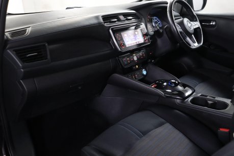 Nissan LEAF LAUNCH EDITION 34