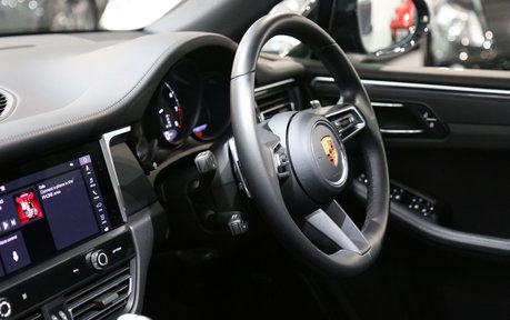 Porsche Macan Now Sold More Required - RS Spyder Alloys, Pan Roof, BOSE 35