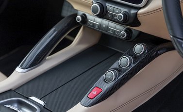 Ferrari GTC4 Lusso 18