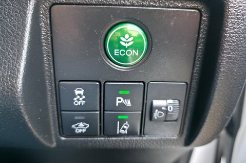 Honda HR-V 1.5 I-VTEC SE LOOK! JUST 49000 MILES! 4 MAIN DEALER SERVICES  29