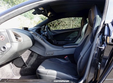 Aston Martin Vanquish Carbon Edition 25