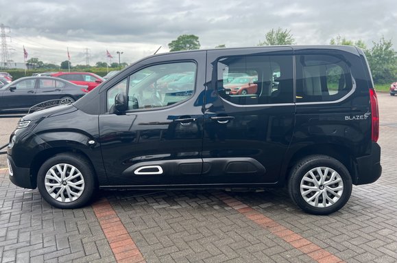 Citroen Berlingo BLUEHDI FEEL M WHEELCHAIR RAMP 12
