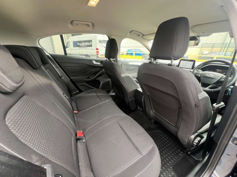 Ford Focus 1.0 Focus Zetec 5dr - NATIONAL DELIVERY* 27