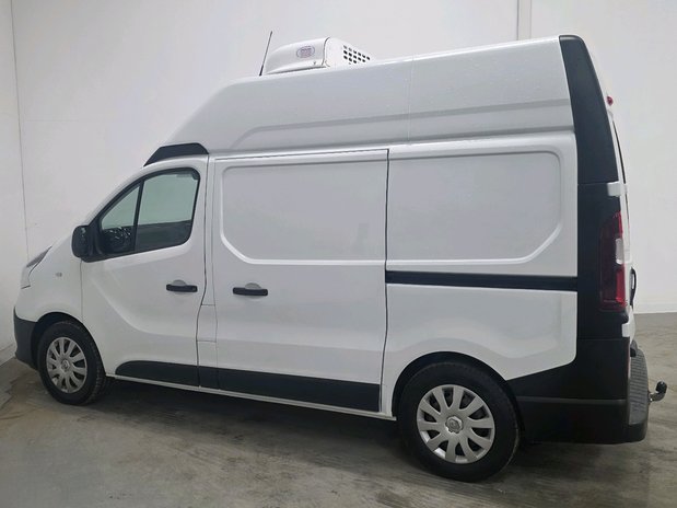 Renault Trafic TRAFIC SWB DIESEL dCi 145 High Roof Business Fridge Van 23