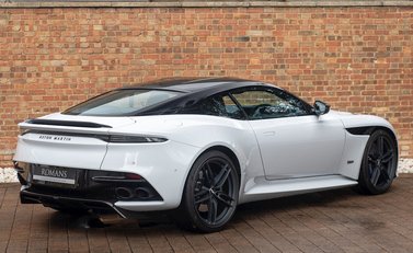 Aston Martin DBS Superleggera 7