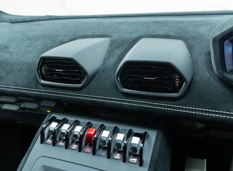 Lamborghini Huracan LP640-2 STO 18