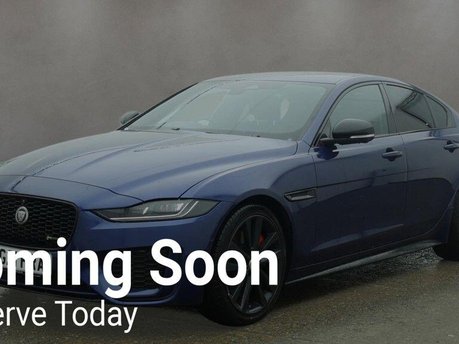 Jaguar XE R-DYNAMIC BLACK MHEV