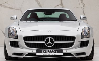 Mercedes-Benz SLS AMG 4