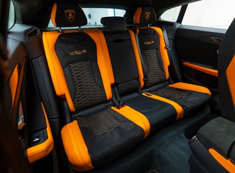 Lamborghini Urus Pearl Capsule 17