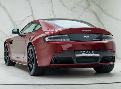 Aston Martin V12 Vantage s 10