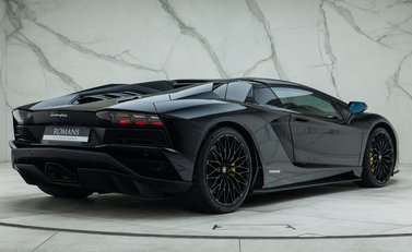 Lamborghini Aventador S LP 740-4 ROADSTER 9