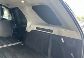 Land Rover Discovery 3.0 D300 MHEV HSE Auto 4WD COMMERCIAL 36