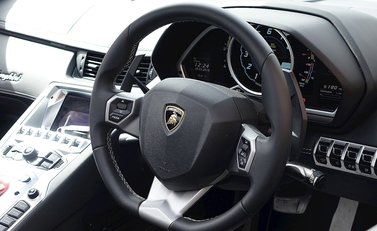 Lamborghini Aventador LP 700-4 Roadster 19