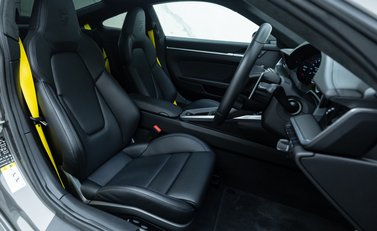 Porsche 911 Turbo S (992) 14
