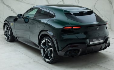 Ferrari Purosangue 12