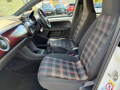 Volkswagen Up GTI 28