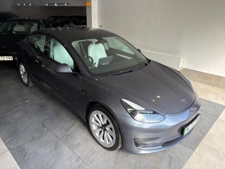 Tesla Model 3 Standard Range Plus Auto RWD 4dr