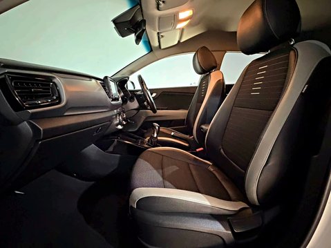 Kia Stonic CRDI FIRST EDITION 22