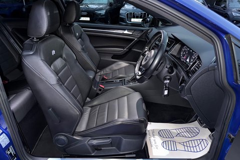 Volkswagen Golf R TSI DSG -DEMO +1 OWNER -AKRAPOVIC-EVERY EXTRA -PAN ROOF-PRO NAV-PRETORIAS 17