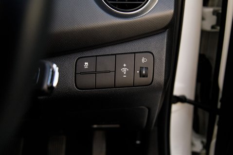 Hyundai i10 SE 12
