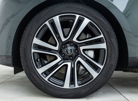 Land Rover Range Rover P440e HSE 23