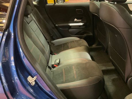 Mercedes-Benz EQA EQA 300 4Matic AMG Line Premium Plus Auto Electric 66 KWH PAN ROOF/HEADS UP 11