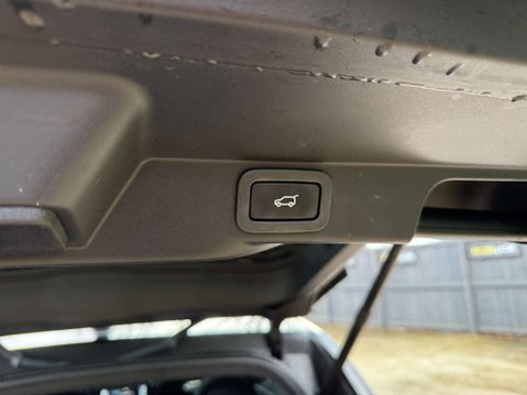 Land Rover Range Rover Sport 5.0 Range Rover Sport SVR S/C Auto 4WD 5dr 95