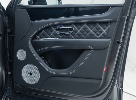 Bentley Bentayga V8 First Edition 30