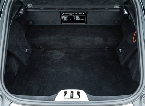 Ferrari 812 Superfast 32