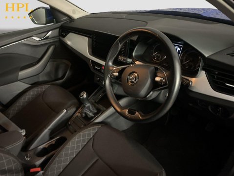 Skoda Kamiq 1.0 TSI SE Drive SUV 5dr Petrol Manual Euro 6 (s/s) (95 ps) Alloys - Air Co 12