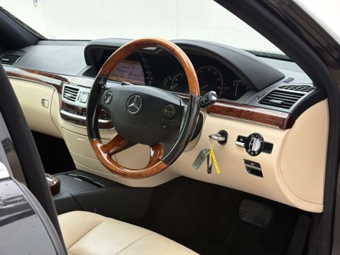 Mercedes-Benz S Class 3.0 S320 CDi Auto 4dr 44