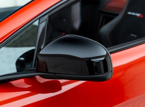 Aston Martin V12 Vantage S Roadster 40