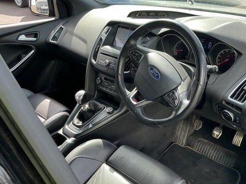 Ford Focus 2.0T EcoBoost ST-3 Euro 6 (s/s) 5dr 2