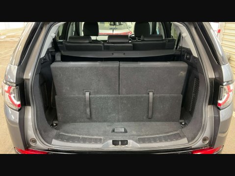 Land Rover Discovery Sport 2.0 Discovery Sport Dynamic Luxury HSE Si4 Auto 4WD 5dr 9
