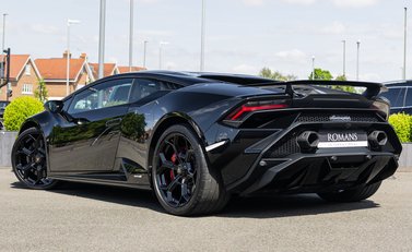 Lamborghini Huracan TECNICA 4