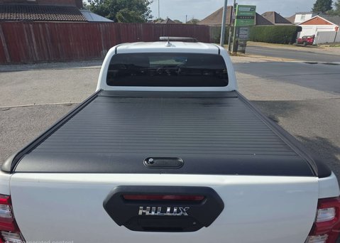 Toyota Hilux 2.8 HI-Luxury Invincible X D-4D 4WD Double Cab Auto 4WD 5dr 61